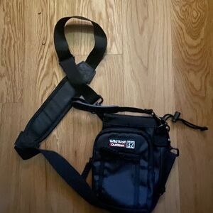 Black Crossbody Waterbottle Bag